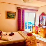 Отель Aiolos Center Panoramic View&yoga Harmony Hotel&rooms 2*